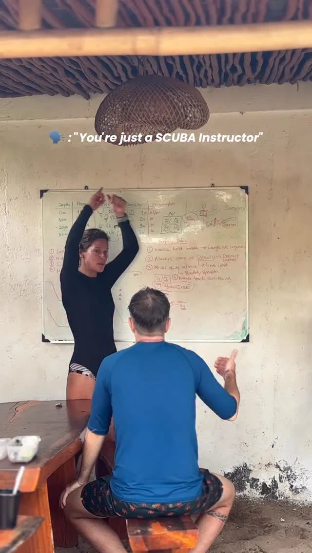 My certifications: Scuba Instructor. My actual job: doctor, photographer, cheerleader & professional Mola finder!#justforfun #diverlife #diver #divepro #scubainstructor